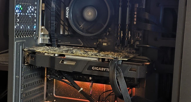 Gaming PC AMD Ryzen 5 5600G , GTX 1070-8GB, SSD-500GB NVME ,32GB DDR4 3200Hz, PSU-700W ,Windows 10 PRO